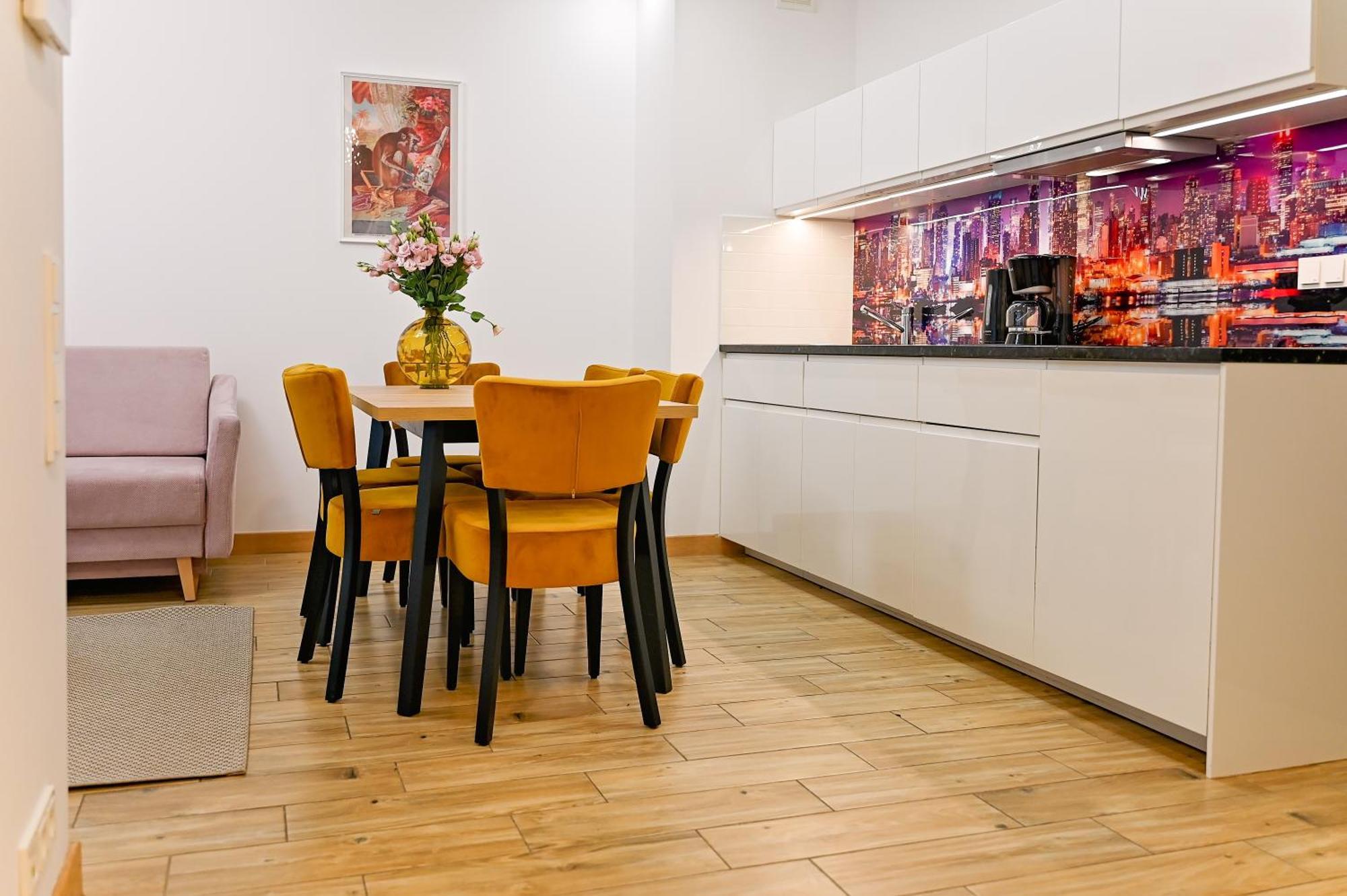 3 In Mennica Appartement *